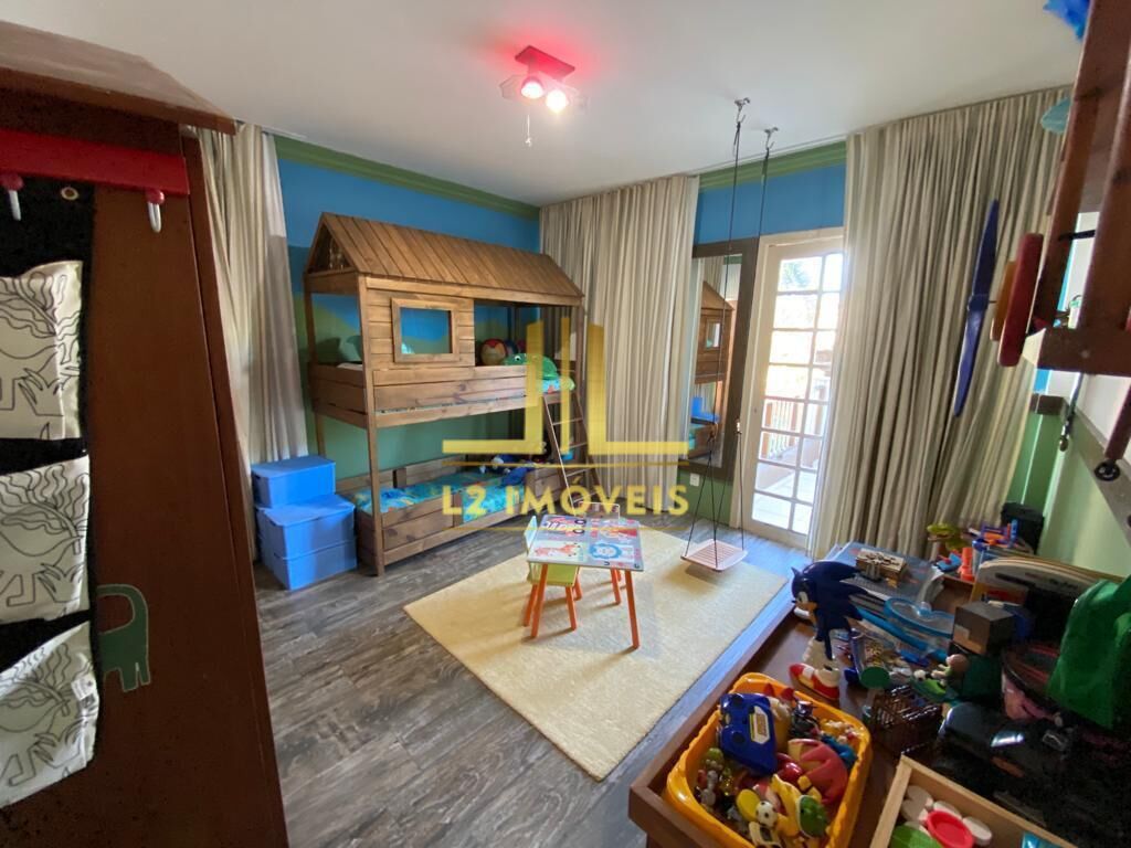 Casa à venda com 7 quartos, 300m² - Foto 31