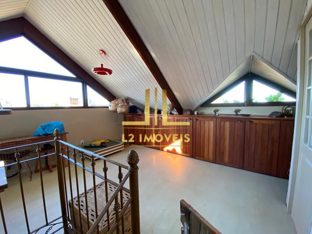 Casa à venda com 7 quartos, 300m² - Foto 36