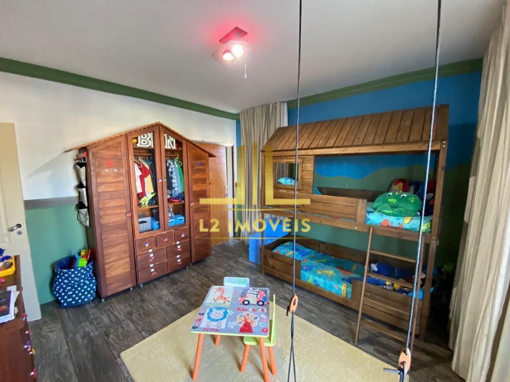 Casa à venda com 7 quartos, 300m² - Foto 32