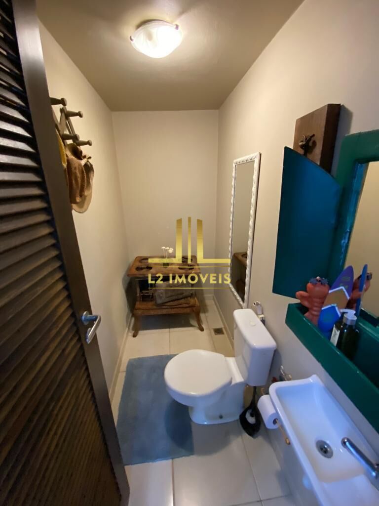Casa à venda com 7 quartos, 300m² - Foto 43