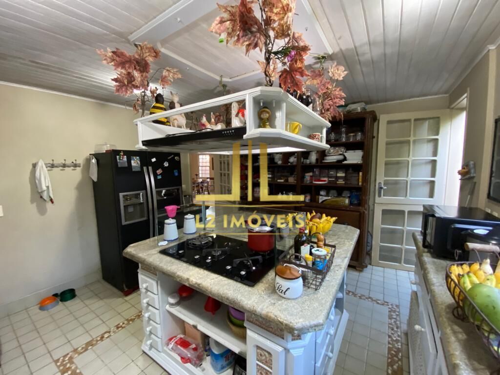 Casa à venda com 7 quartos, 300m² - Foto 40