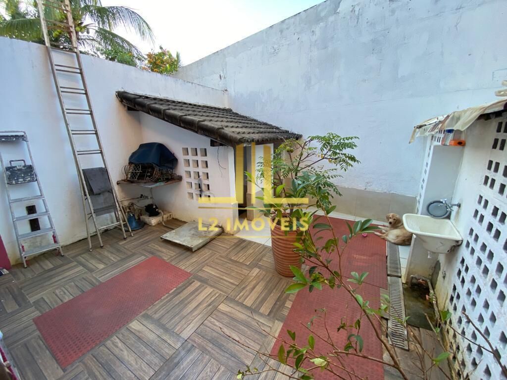 Casa à venda com 7 quartos, 300m² - Foto 16
