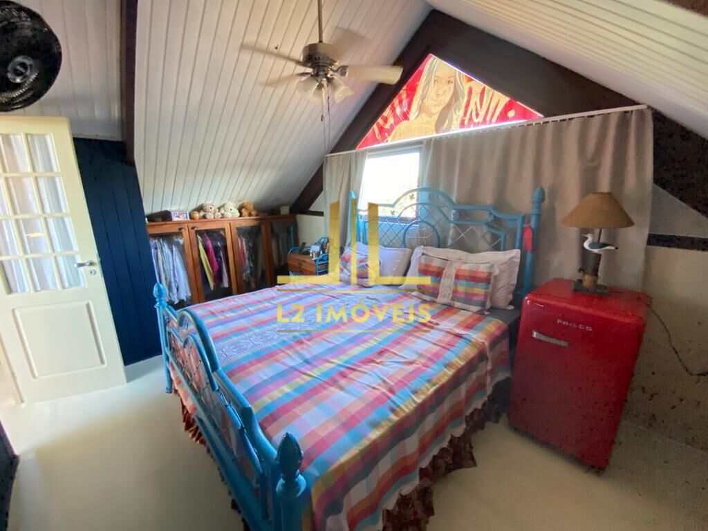 Casa à venda com 7 quartos, 300m² - Foto 30