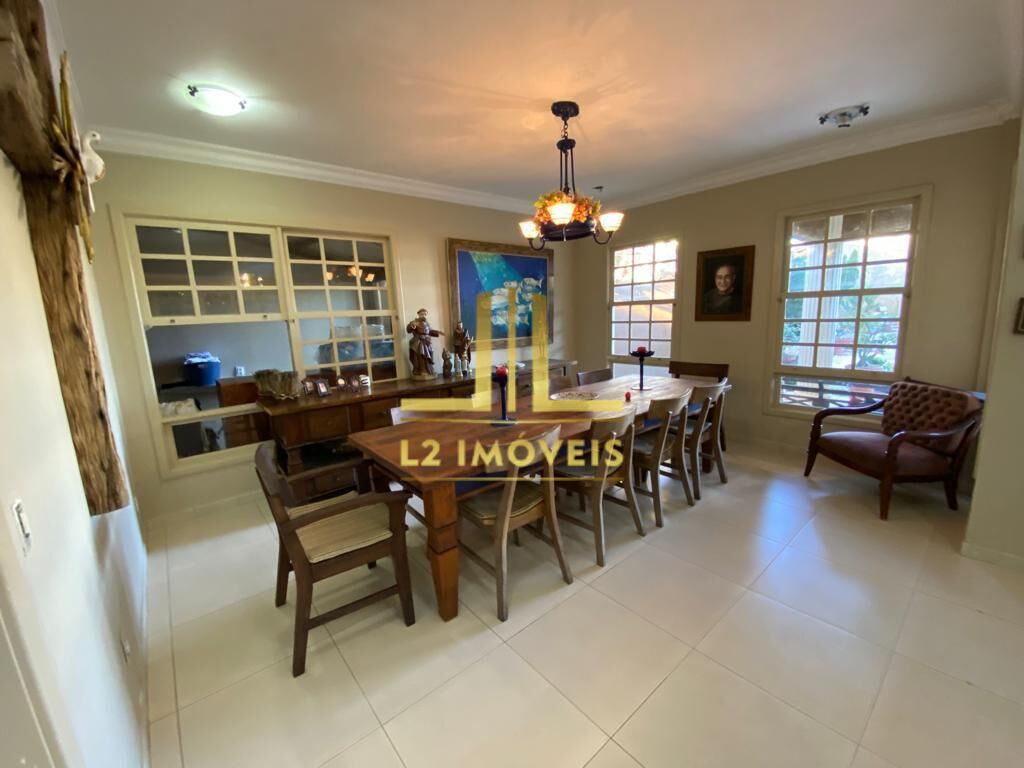Casa à venda com 7 quartos, 300m² - Foto 22