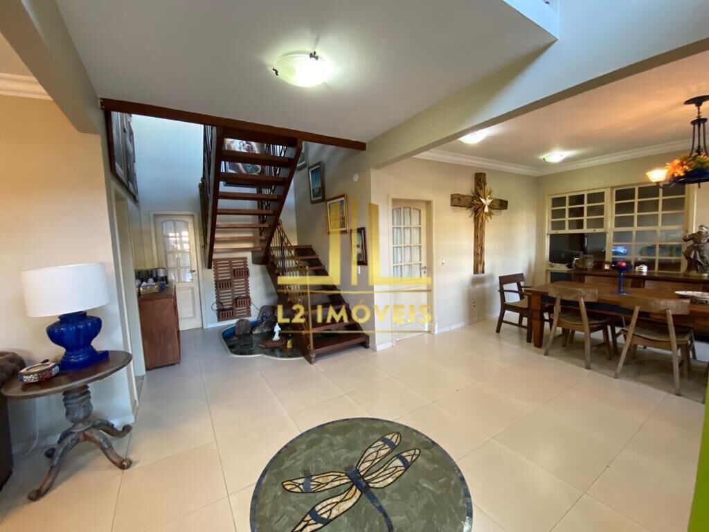 Casa à venda com 7 quartos, 300m² - Foto 19