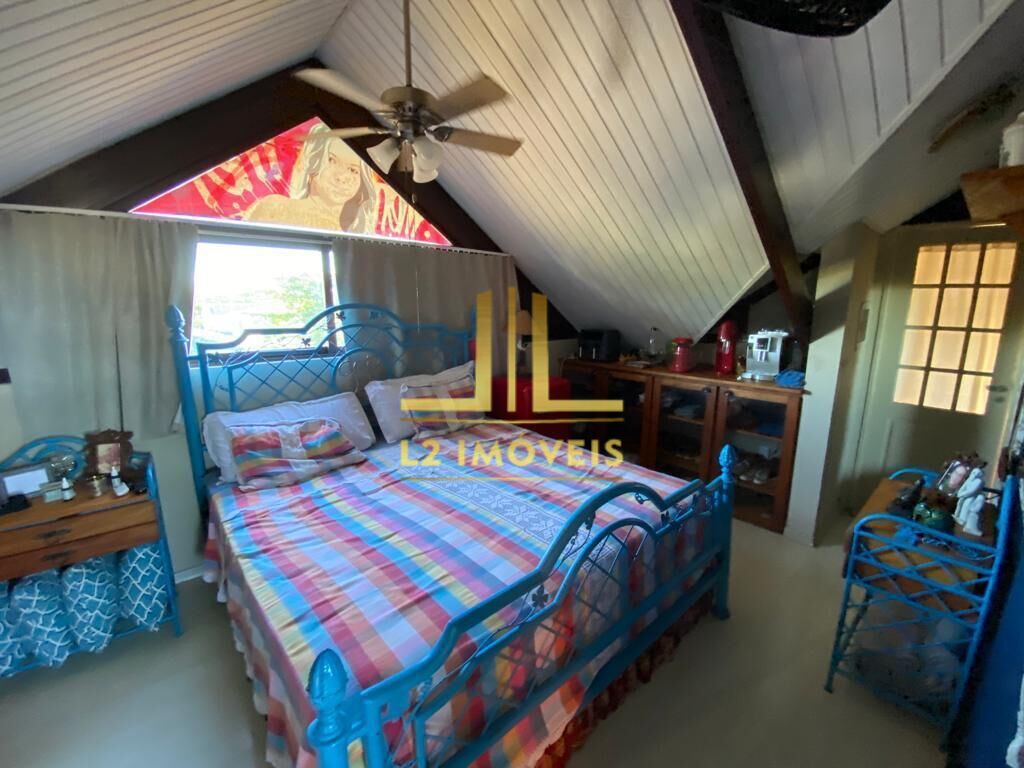 Casa à venda com 7 quartos, 300m² - Foto 29