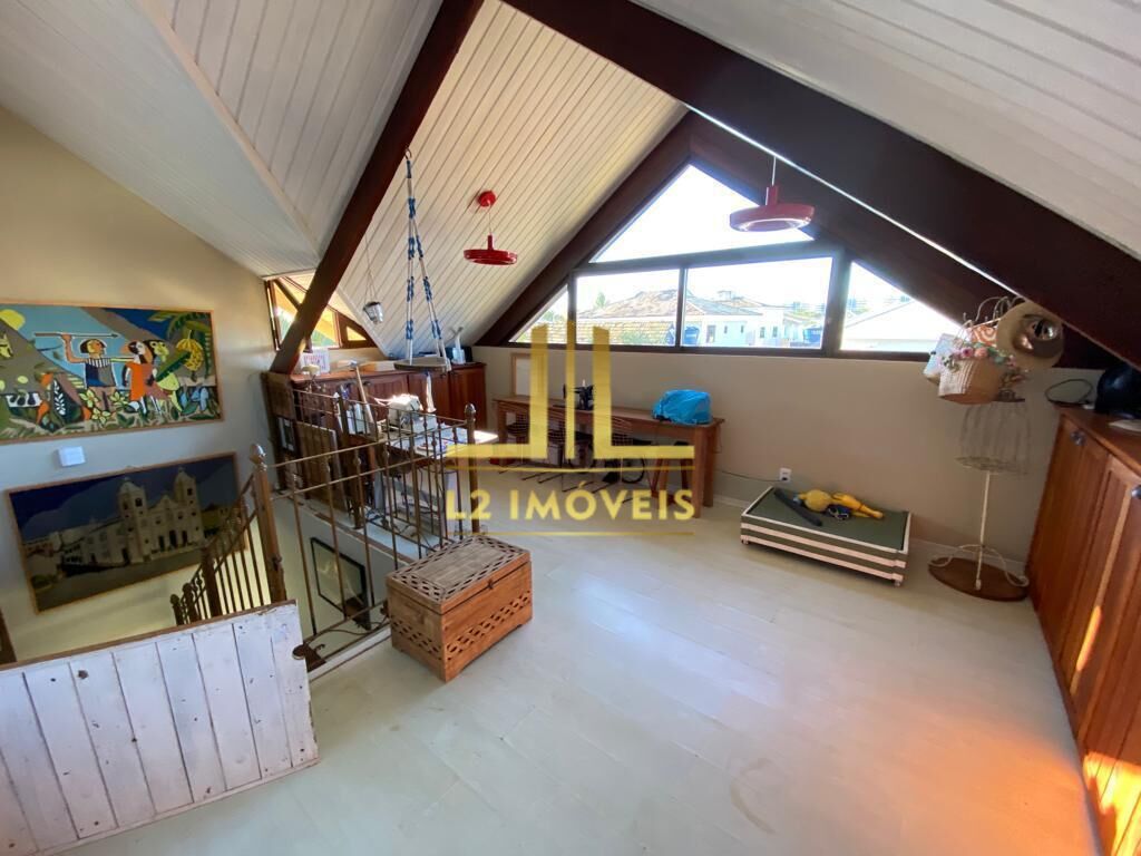 Casa à venda com 7 quartos, 300m² - Foto 35
