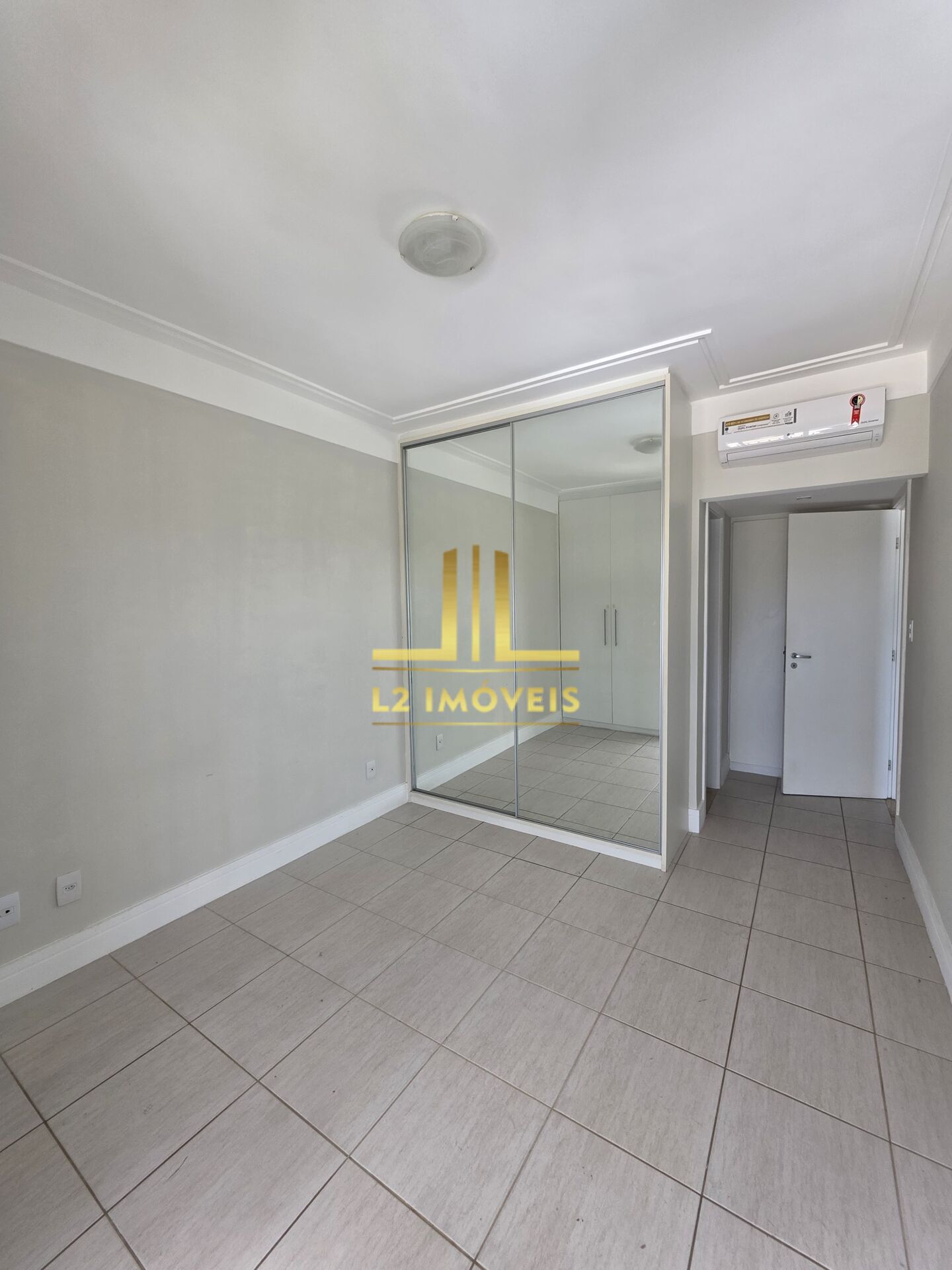 Apartamento à venda com 2 quartos, 105m² - Foto 12