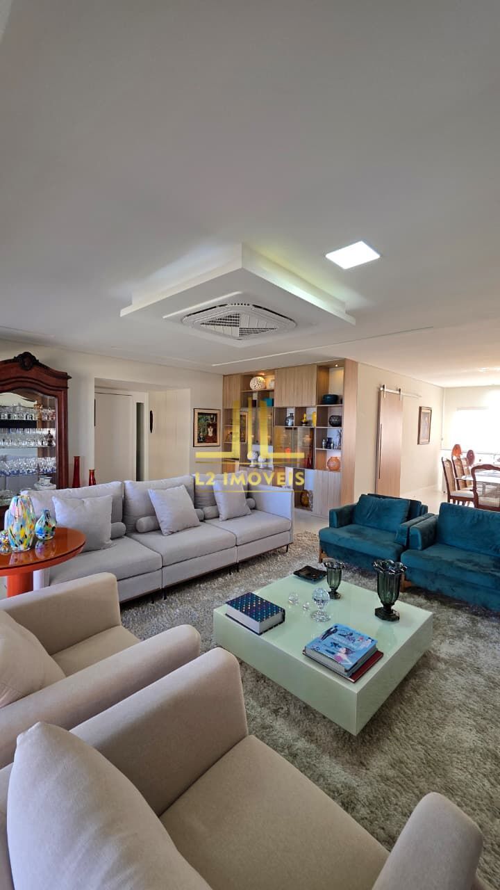 Apartamento à venda com 3 quartos, 225m² - Foto 1
