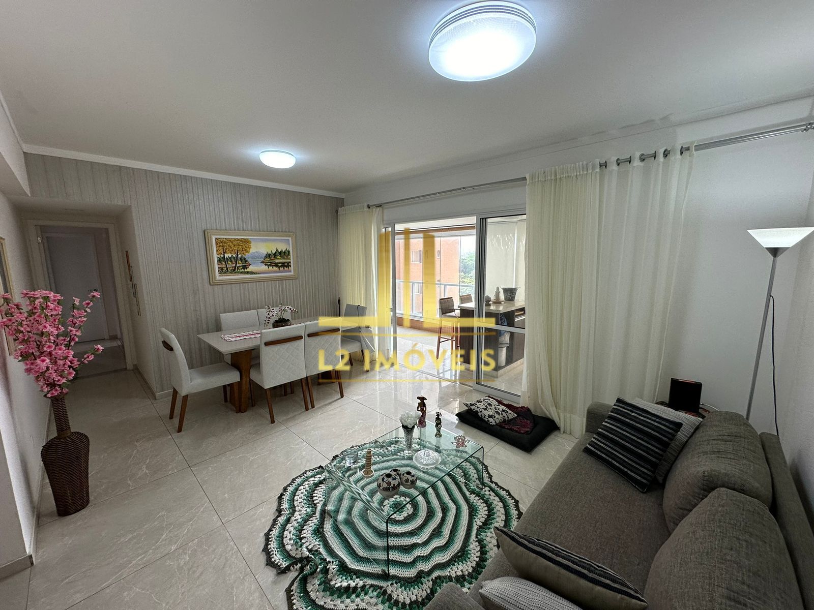 Apartamento à venda com 3 quartos, 110m² - Foto 2