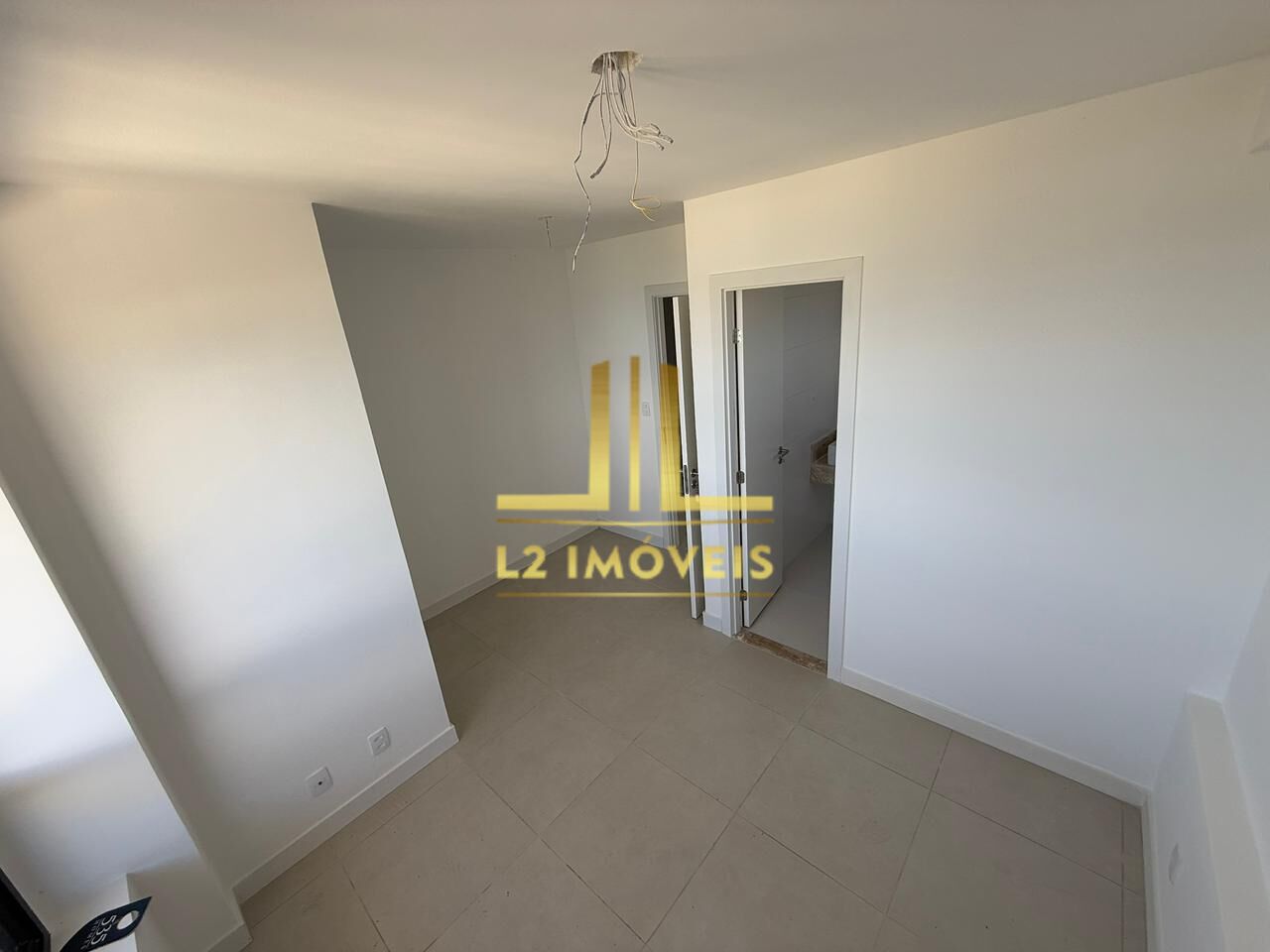 Apartamento à venda com 2 quartos, 70m² - Foto 10