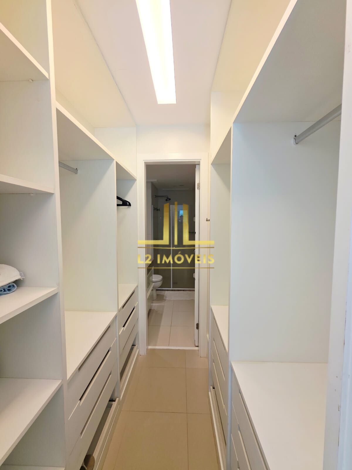 Apartamento à venda com 1 quarto, 63m² - Foto 9