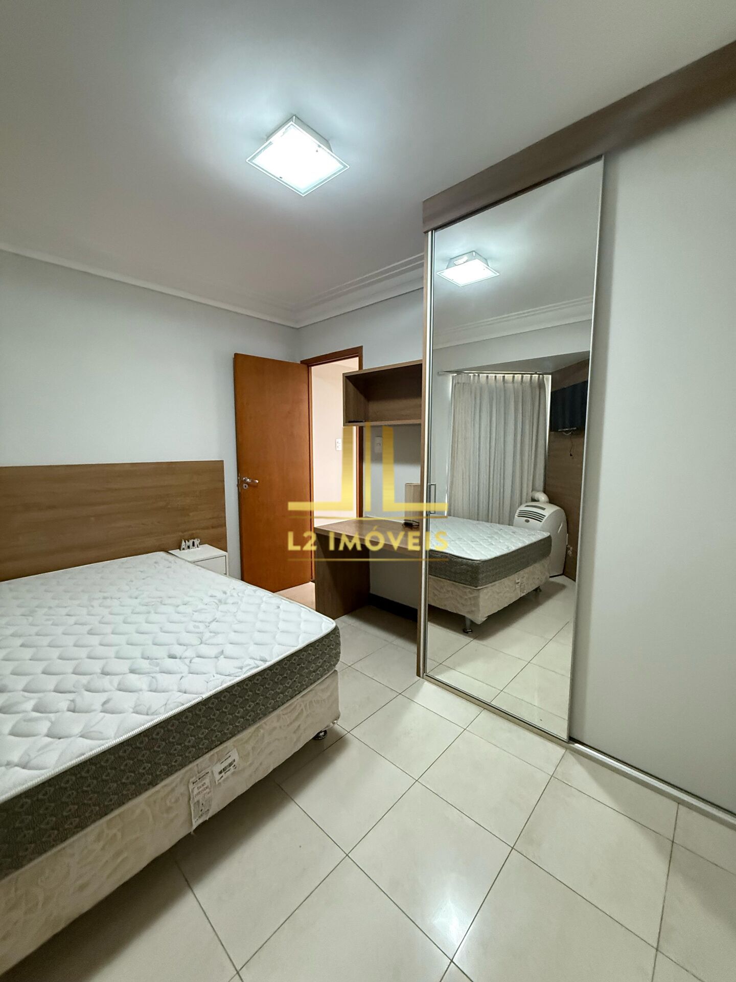 Apartamento - Caminho das árvores