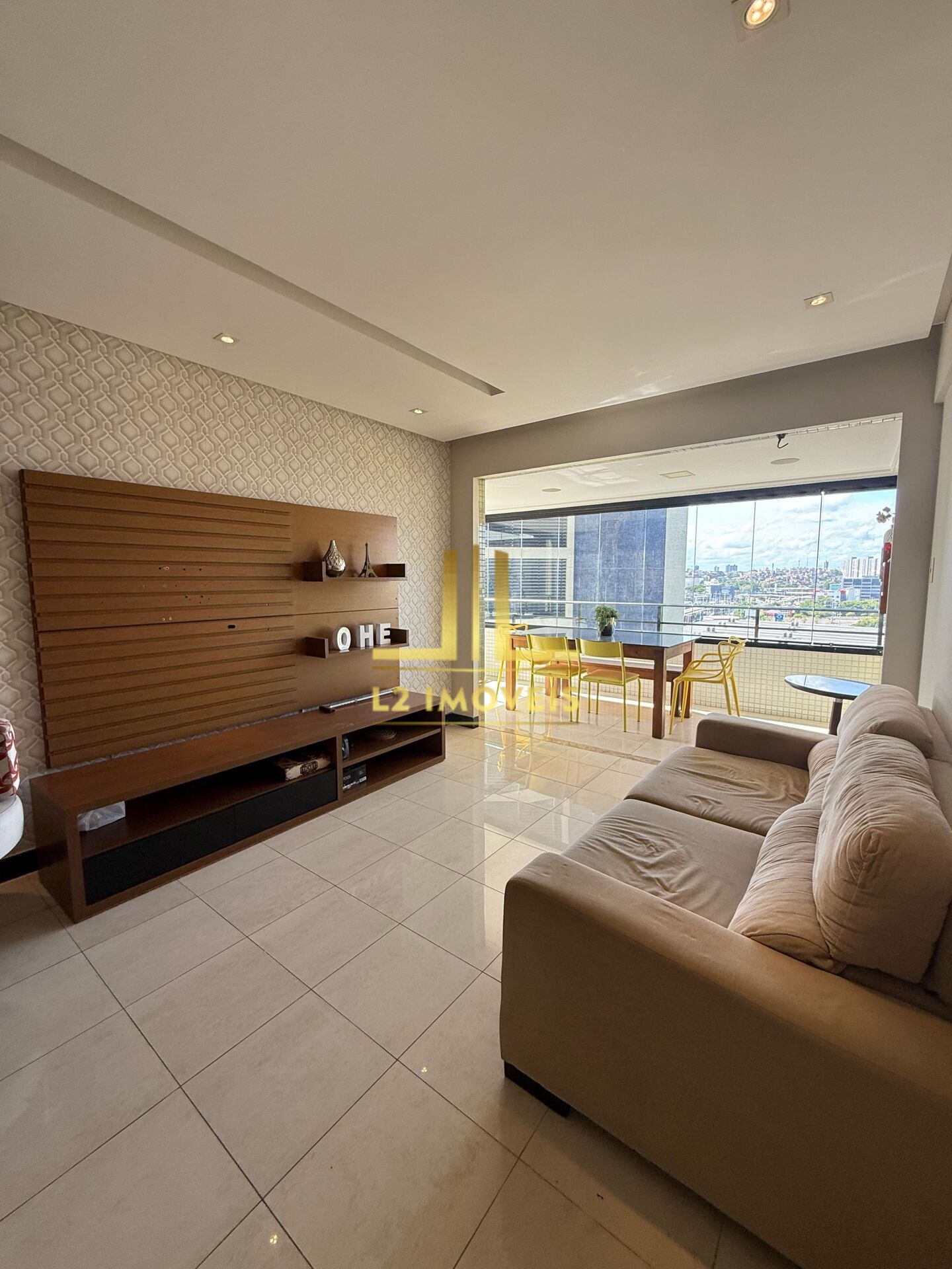 Apartamento - Caminho das árvores