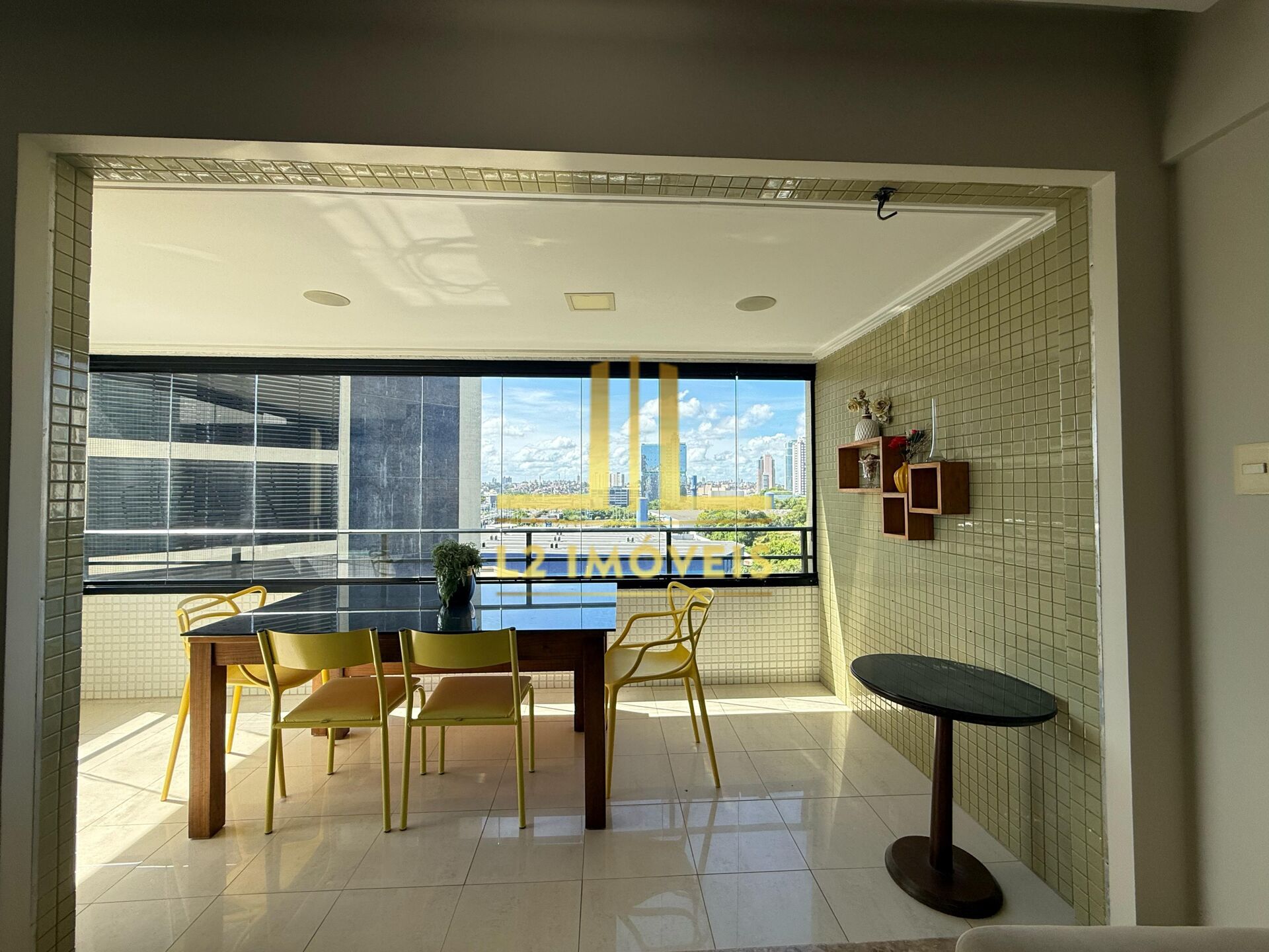 Apartamento - Caminho das árvores