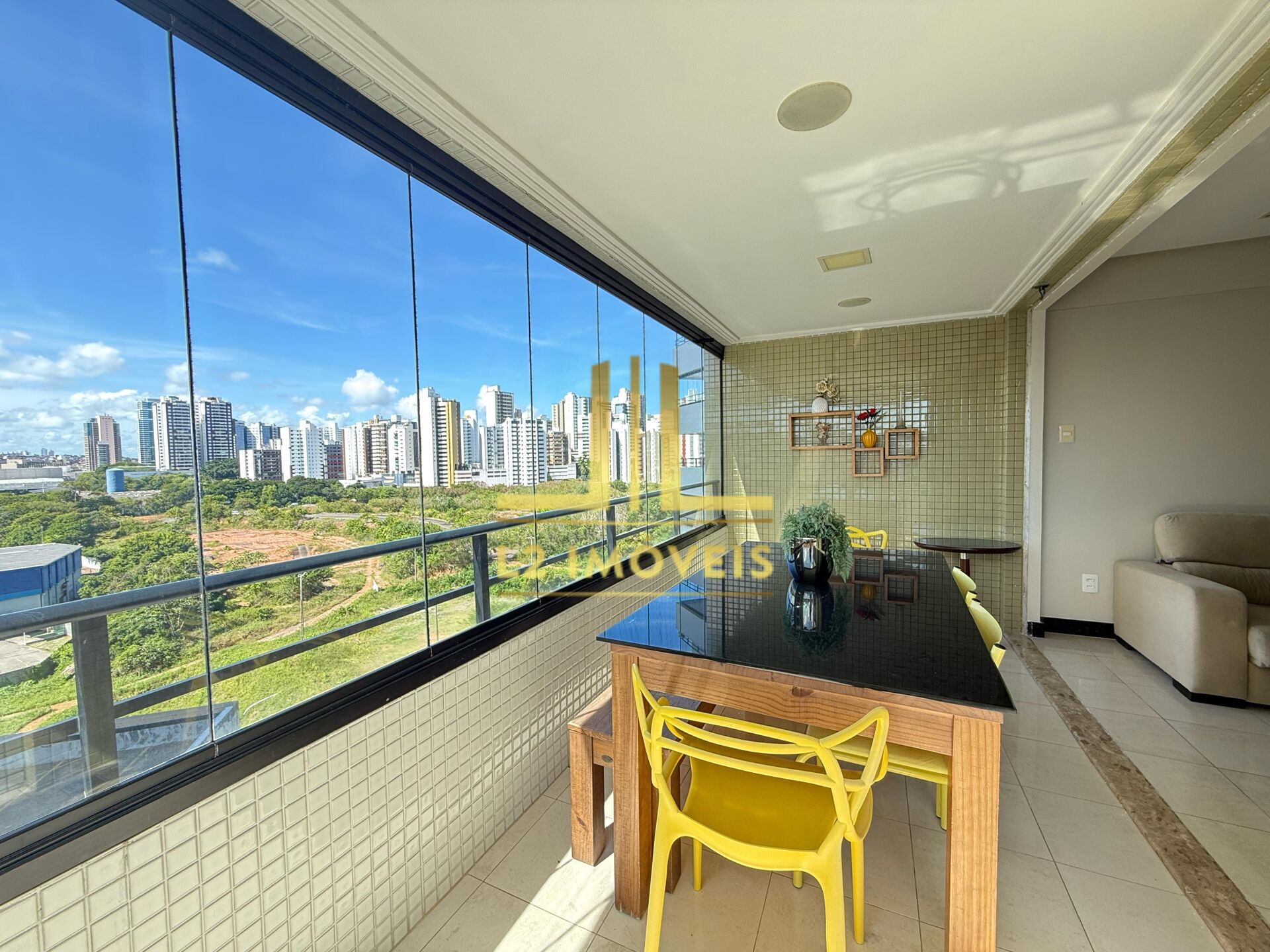 Apartamento - Caminho das árvores