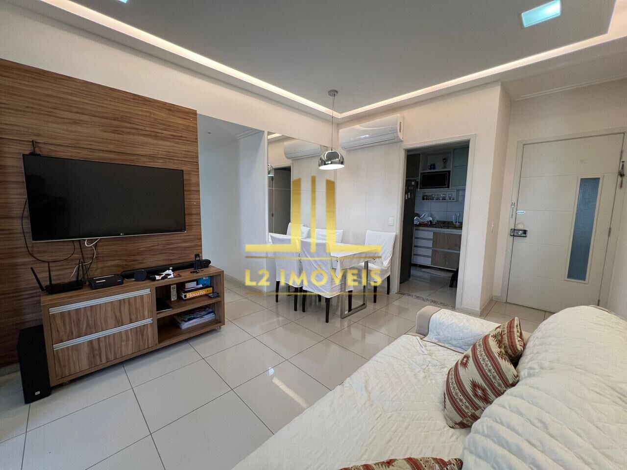 Apartamento à venda com 2 quartos, 79m² - Foto 4