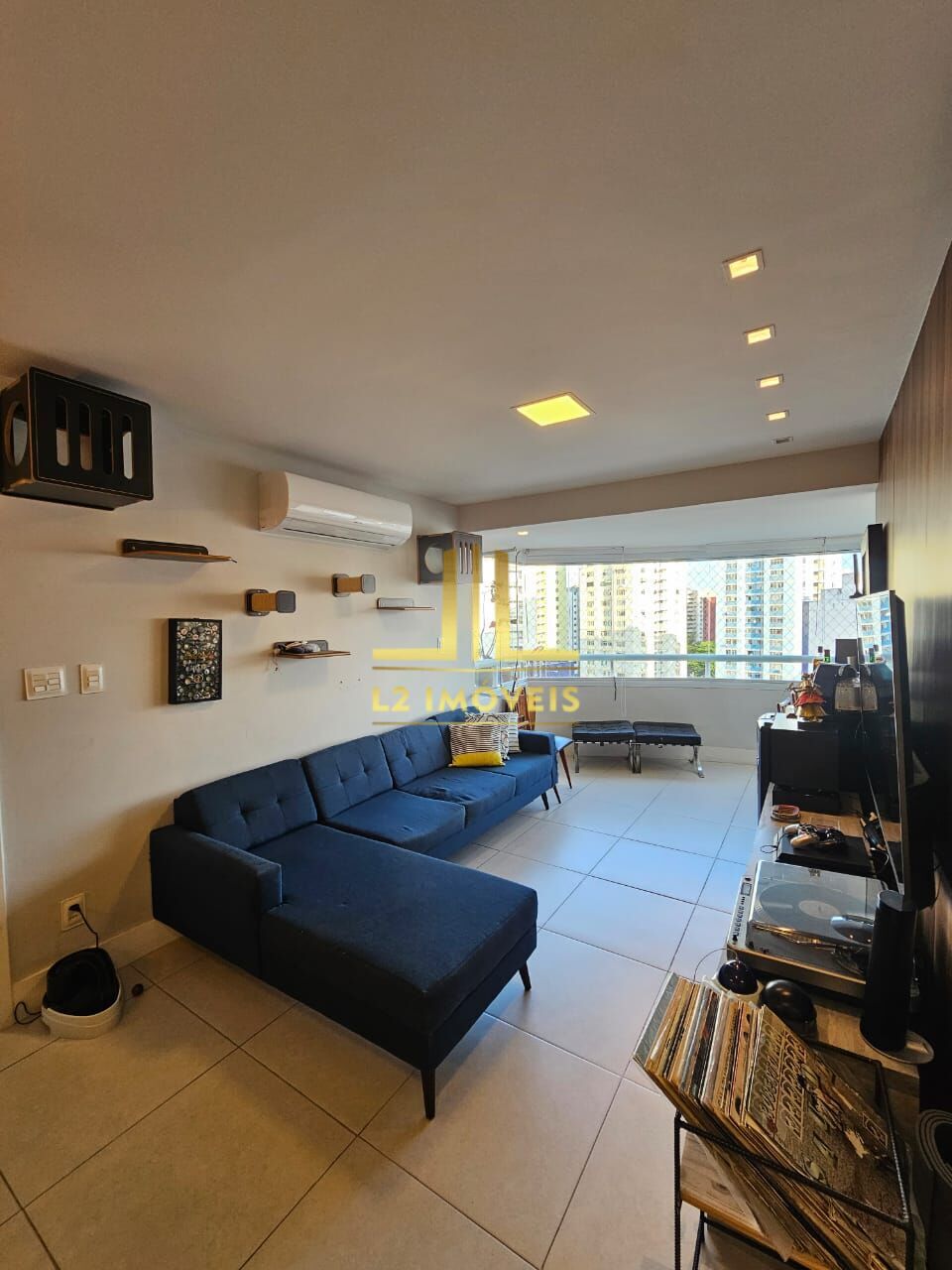 Apartamento à venda com 2 quartos, 79m² - Foto 1