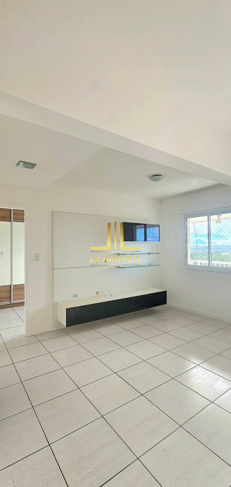 Apartamento à venda com 2 quartos, 78m² - Foto 4