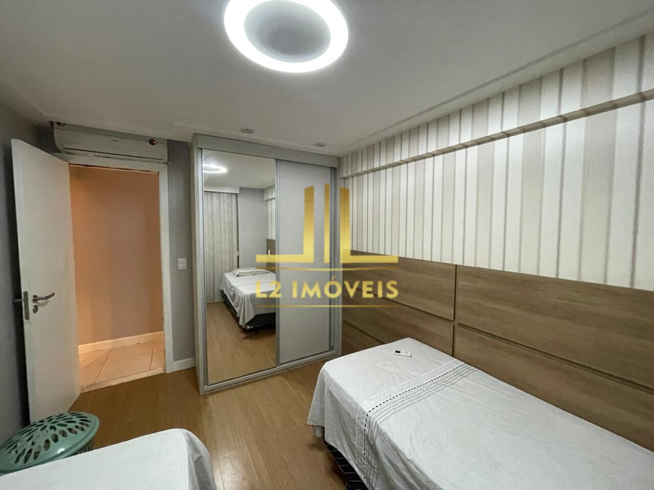 Apartamento à venda com 2 quartos, 83m² - Foto 4