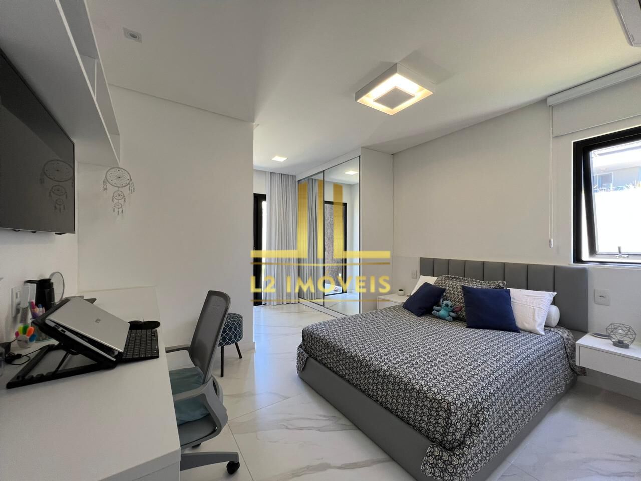 Casa à venda com 3 quartos, 235m² - Foto 3