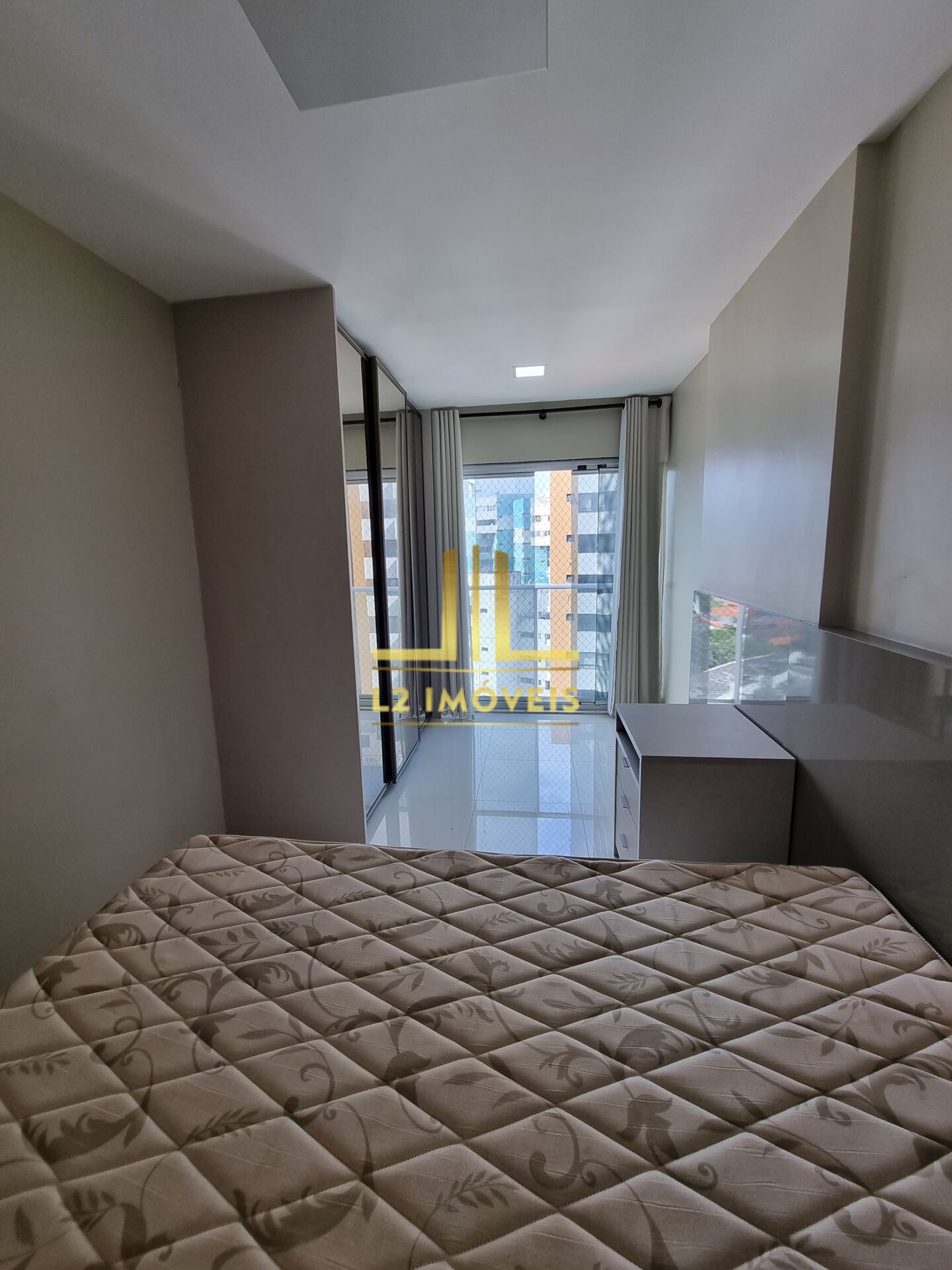 Apartamento à venda com 2 quartos, 78m² - Foto 11