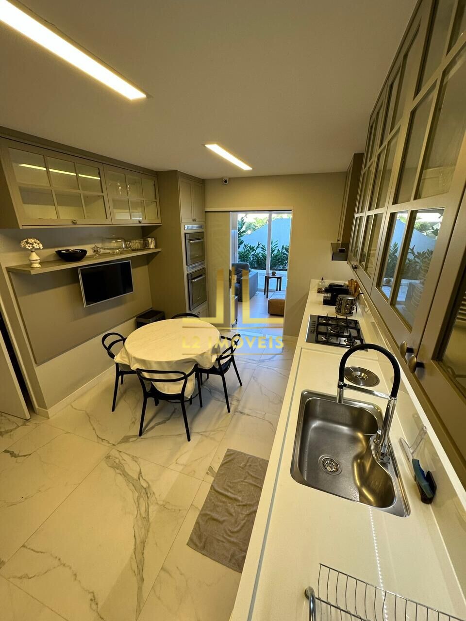 Casa à venda com 4 quartos, 225m² - Foto 18