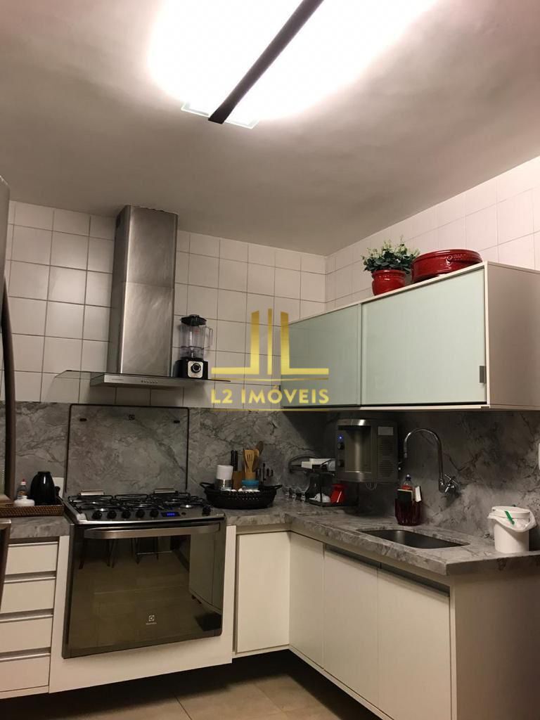 Casa à venda com 5 quartos, 230m² - Foto 25