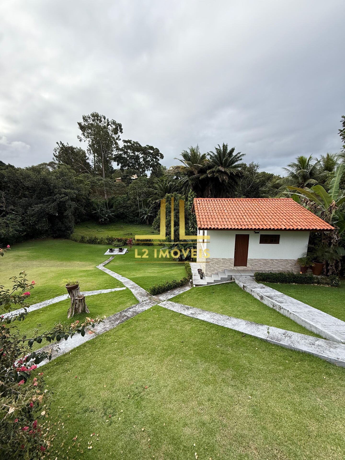 Casa à venda com 6 quartos, 550m² - Foto 2