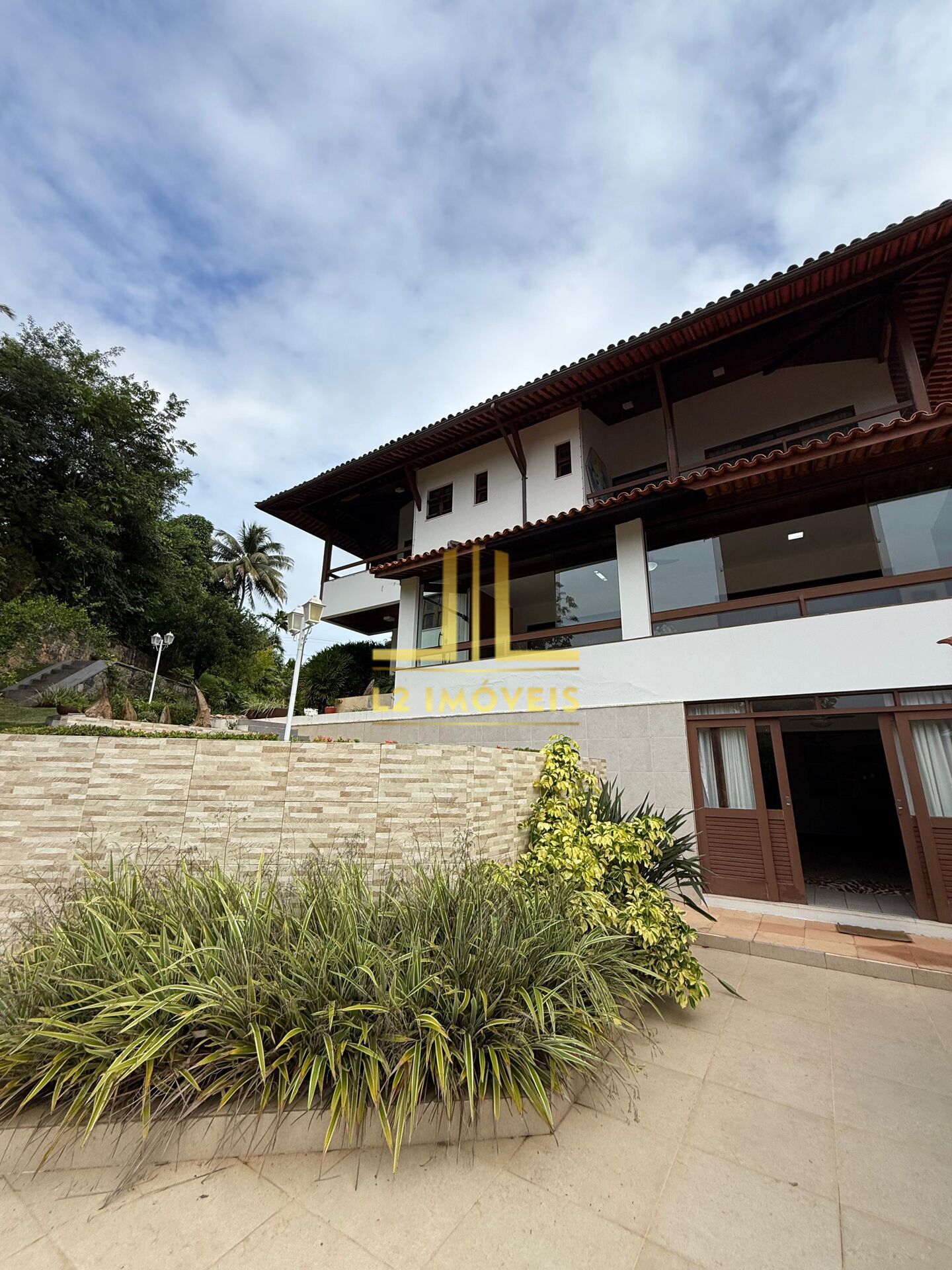 Casa à venda com 6 quartos, 550m² - Foto 1