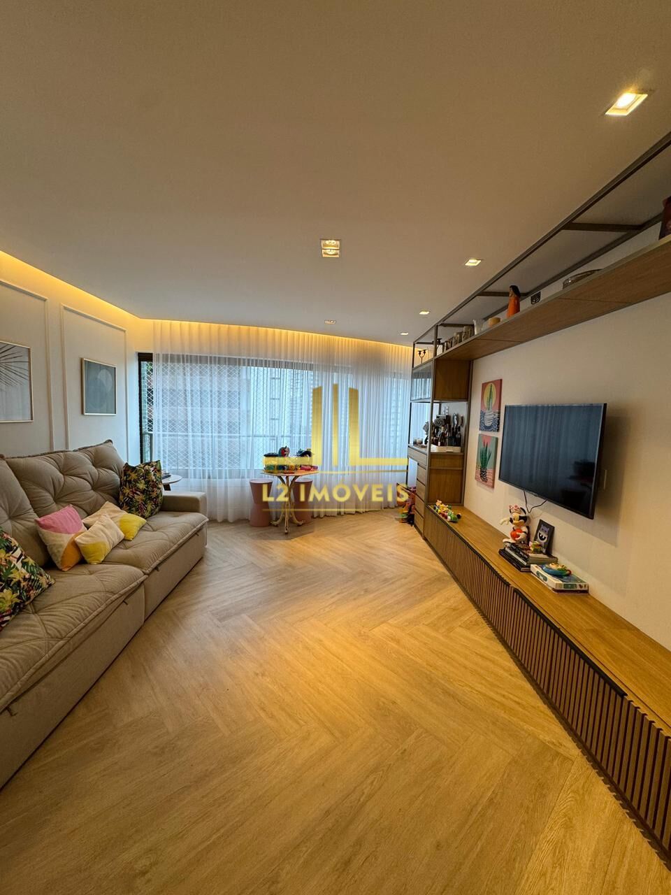 Apartamento à venda com 3 quartos, 111m² - Foto 2