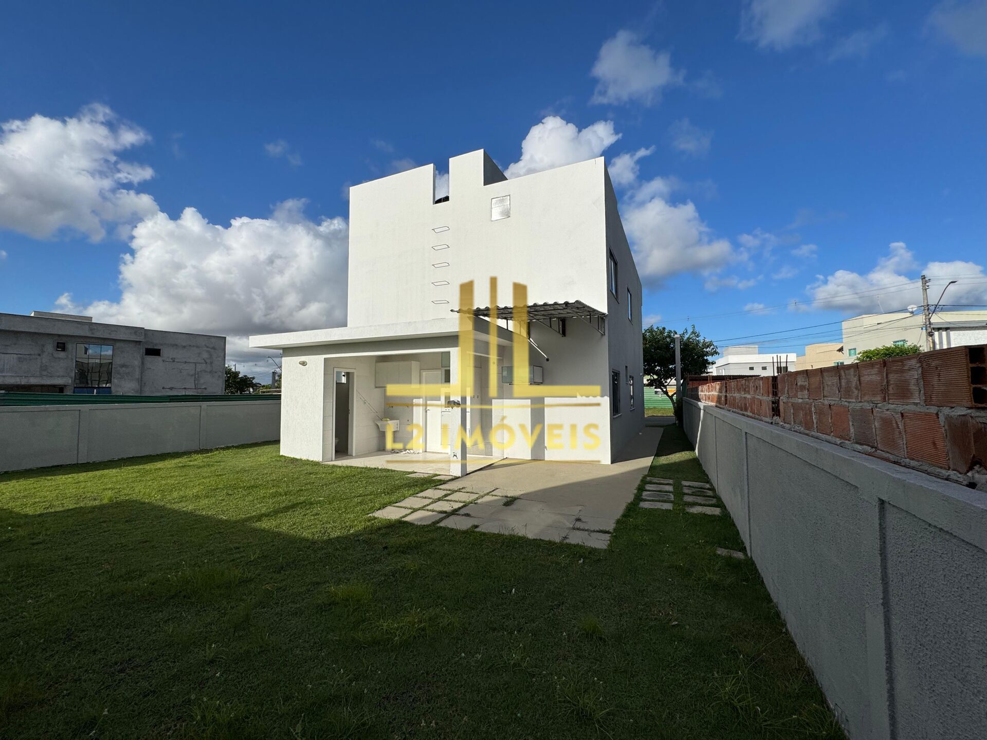 Casa para alugar com 3 quartos, 200m² - Foto 2