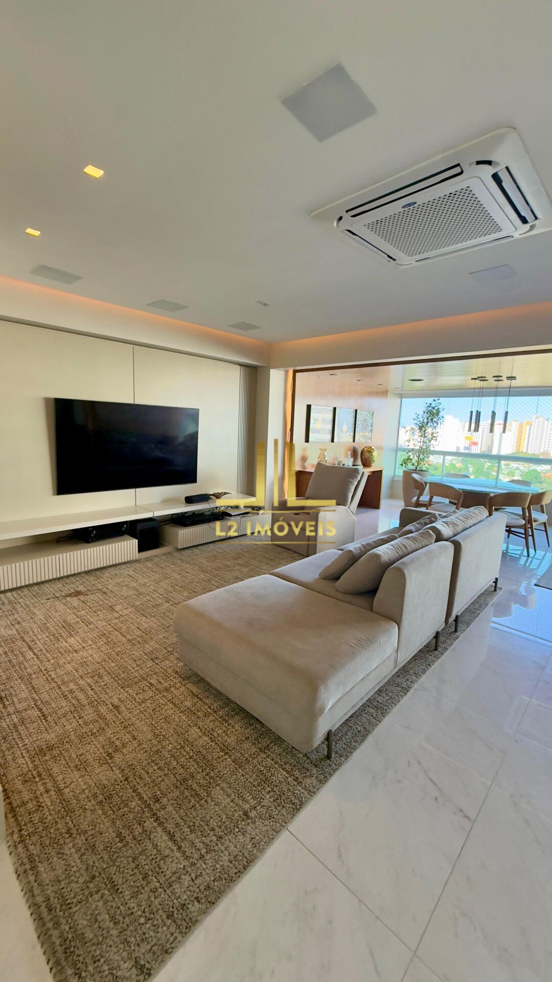 Apartamento à venda com 4 quartos, 210m² - Foto 1