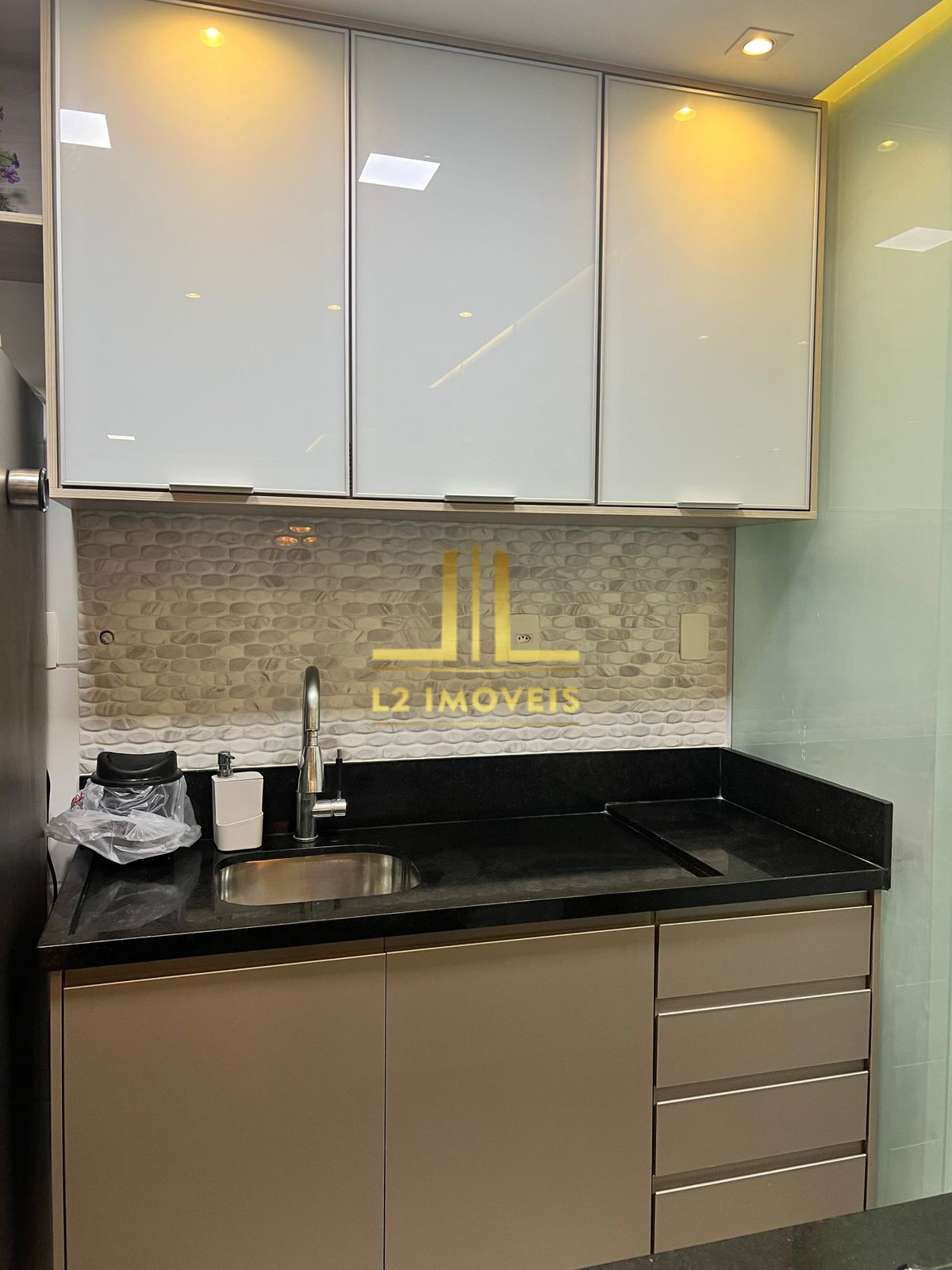 Apartamento à venda com 2 quartos, 79m² - Foto 32