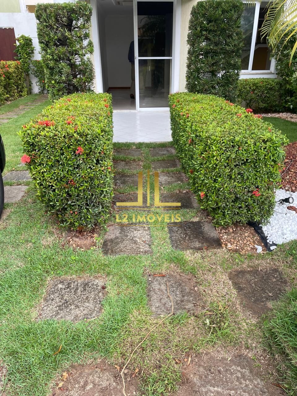 Casa à venda com 3 quartos, 108m² - Foto 2
