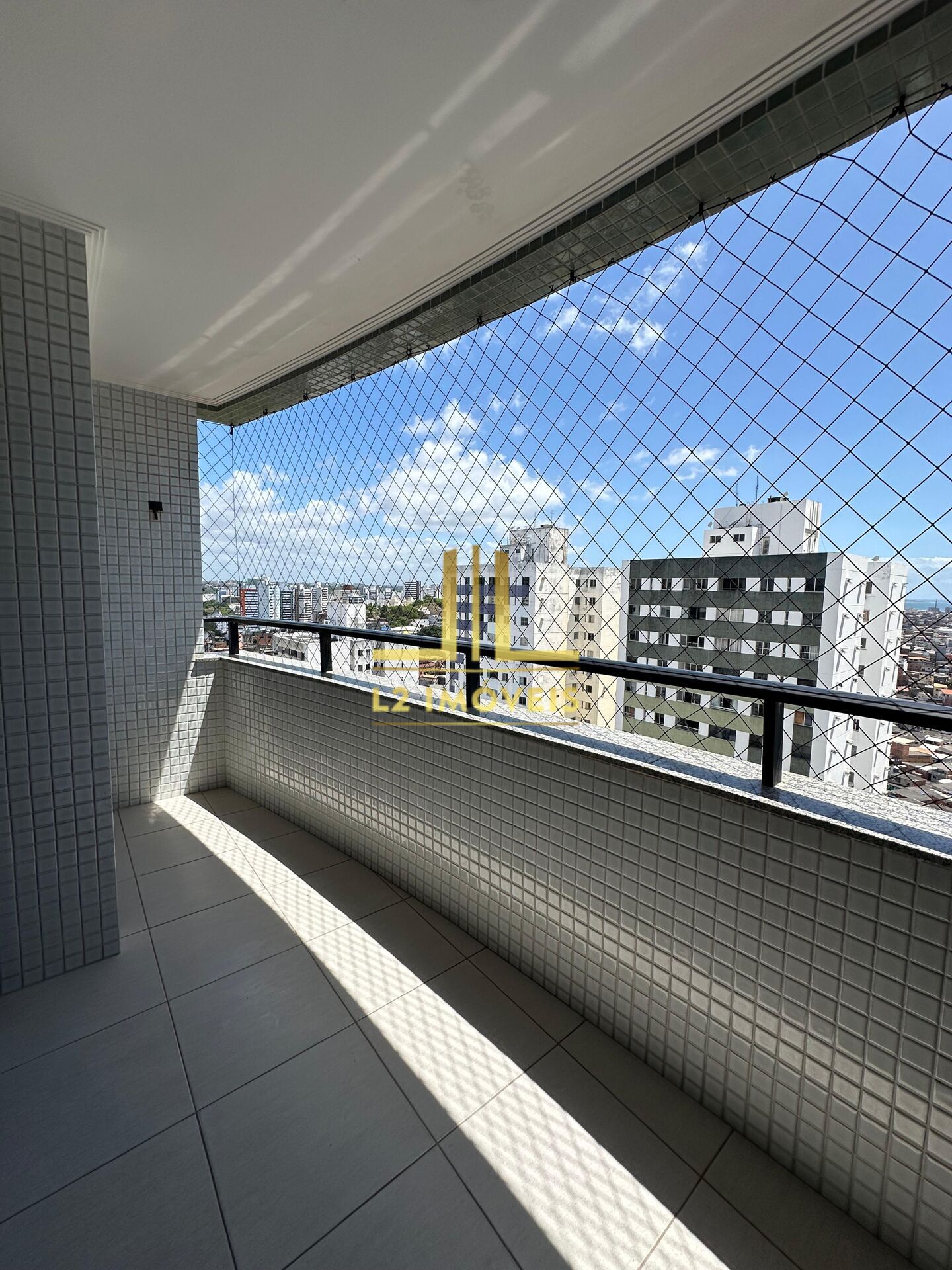 Apartamento à venda com 3 quartos, 90m² - Foto 3