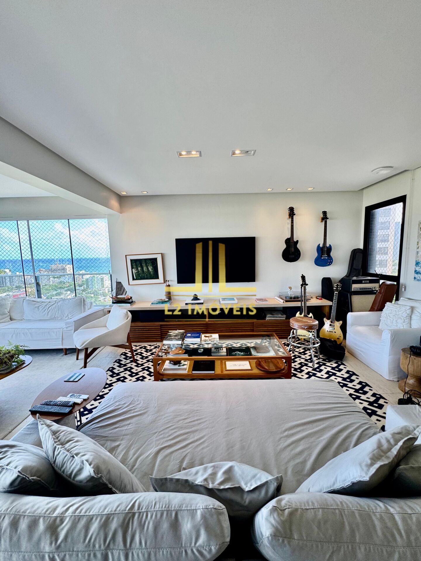 Apartamento à venda com 3 quartos, 183m² - Foto 1