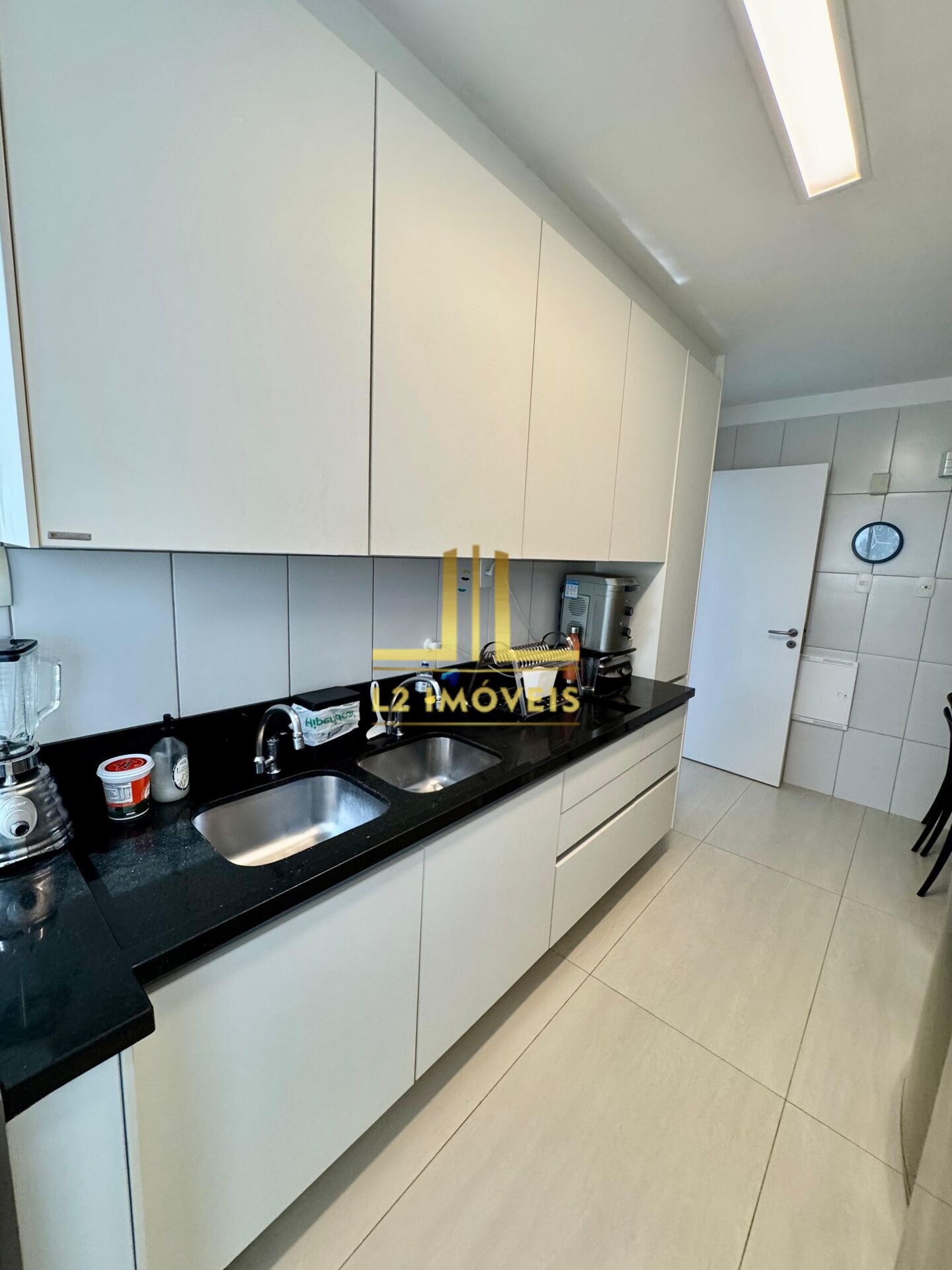 Apartamento à venda com 3 quartos, 183m² - Foto 13