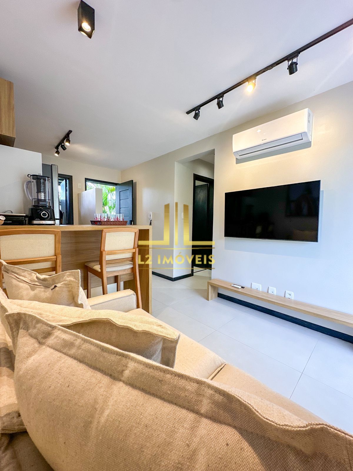 Casa à venda com 2 quartos, 54m² - Foto 1