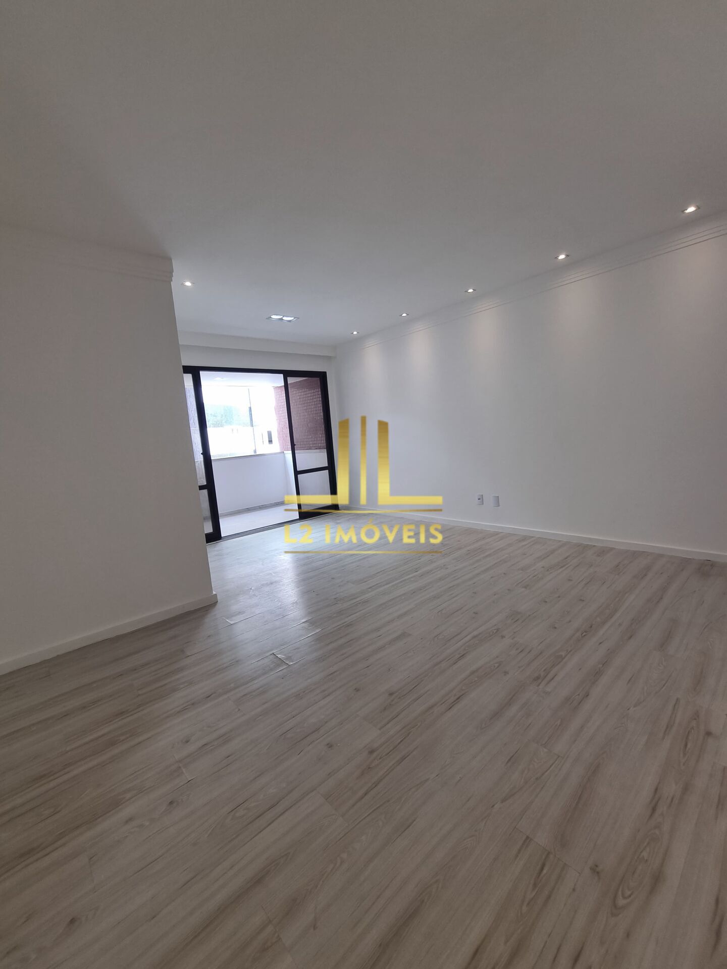 Apartamento à venda com 3 quartos, 94m² - Foto 1