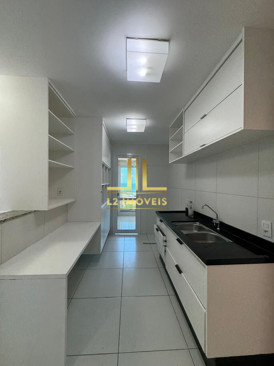 Apartamento à venda com 3 quartos, 142m² - Foto 13