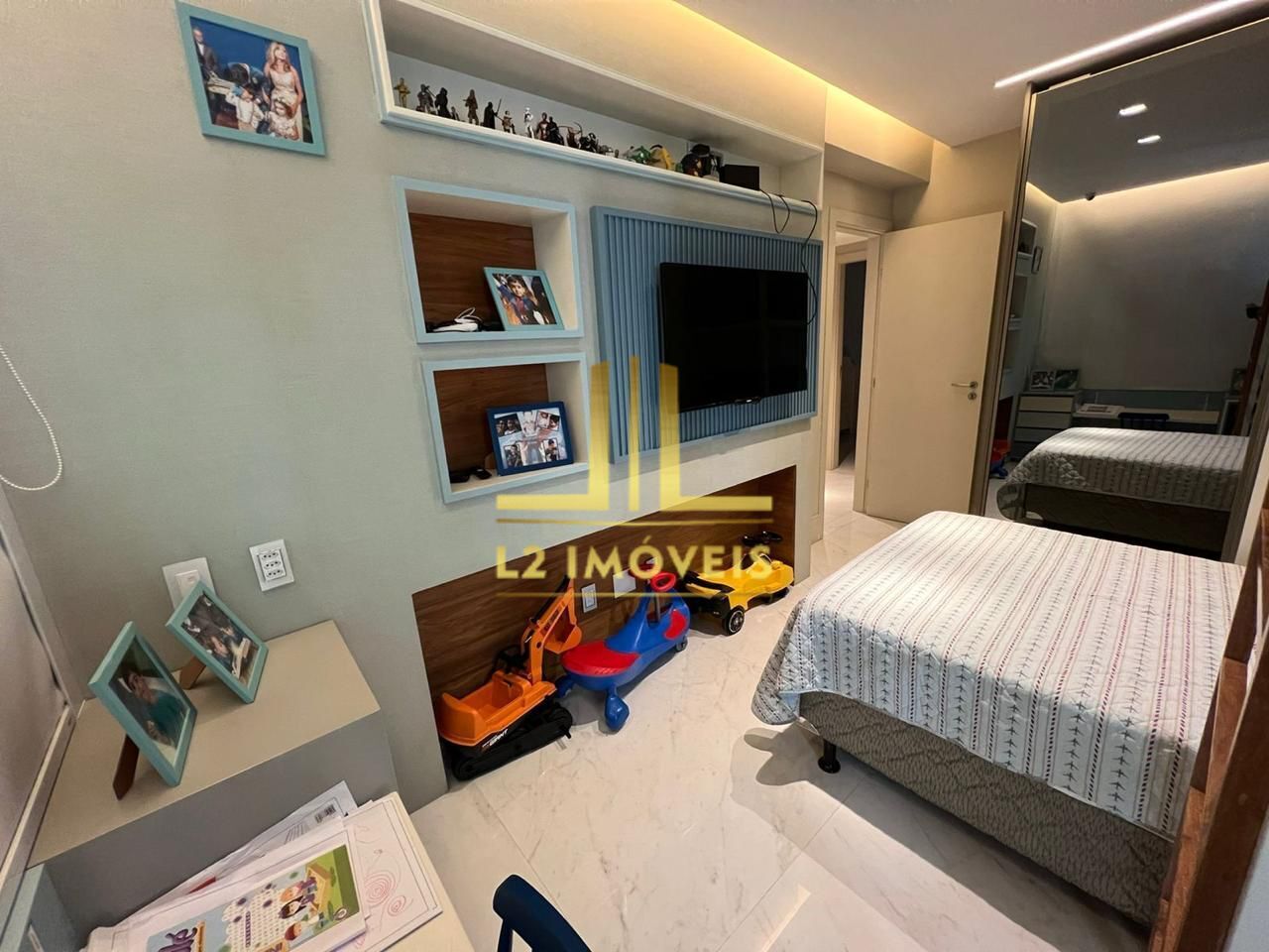 Apartamento à venda com 4 quartos, 210m² - Foto 11