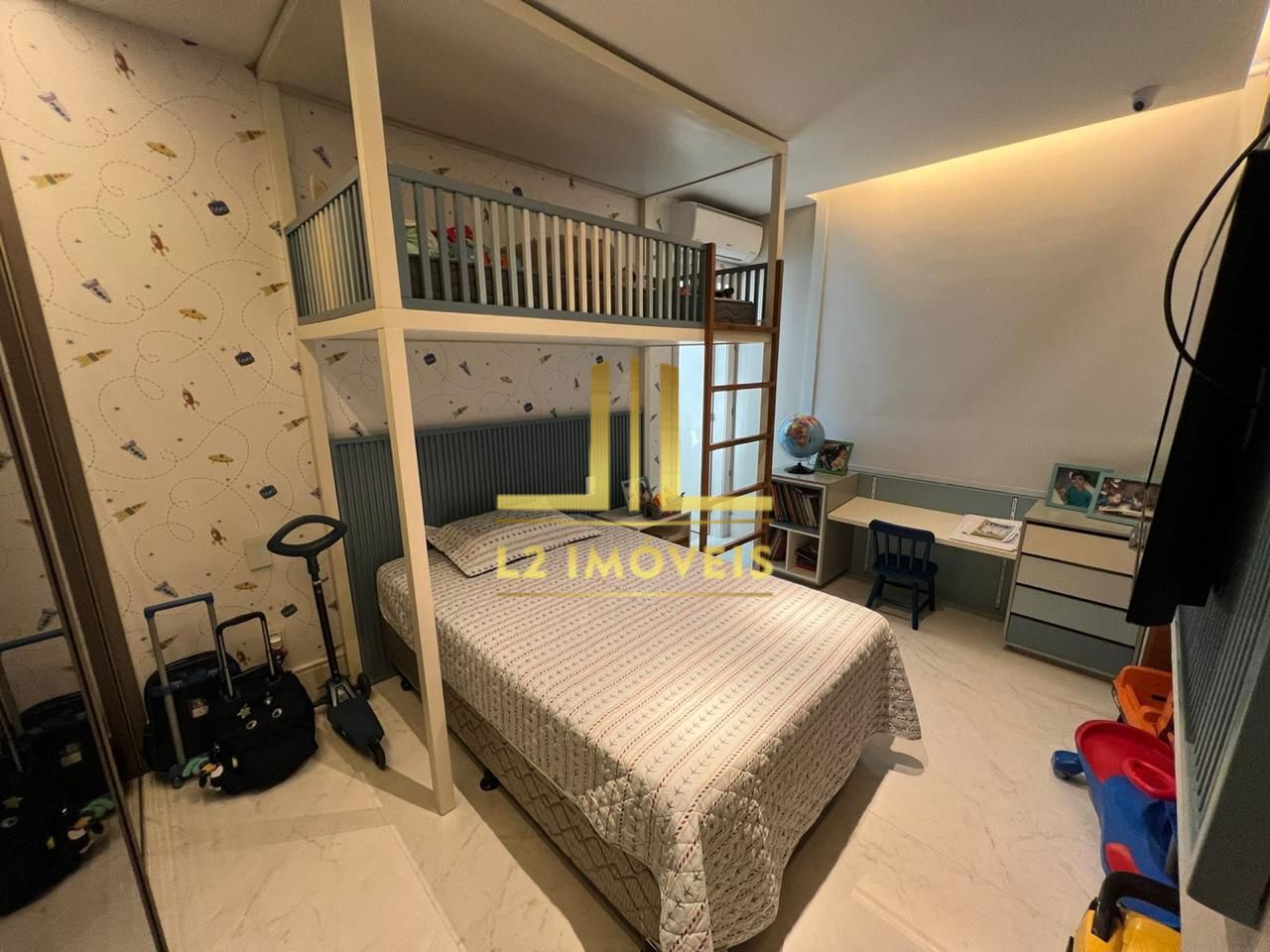 Apartamento à venda com 4 quartos, 210m² - Foto 6