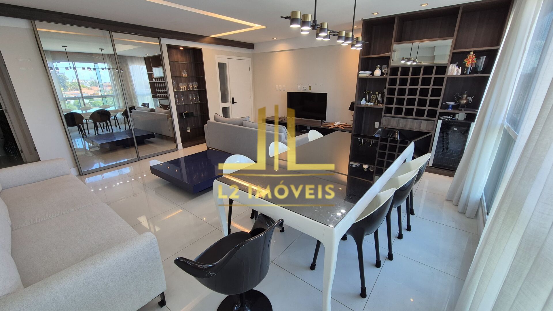 Apartamento à venda com 2 quartos, 103m² - Foto 1