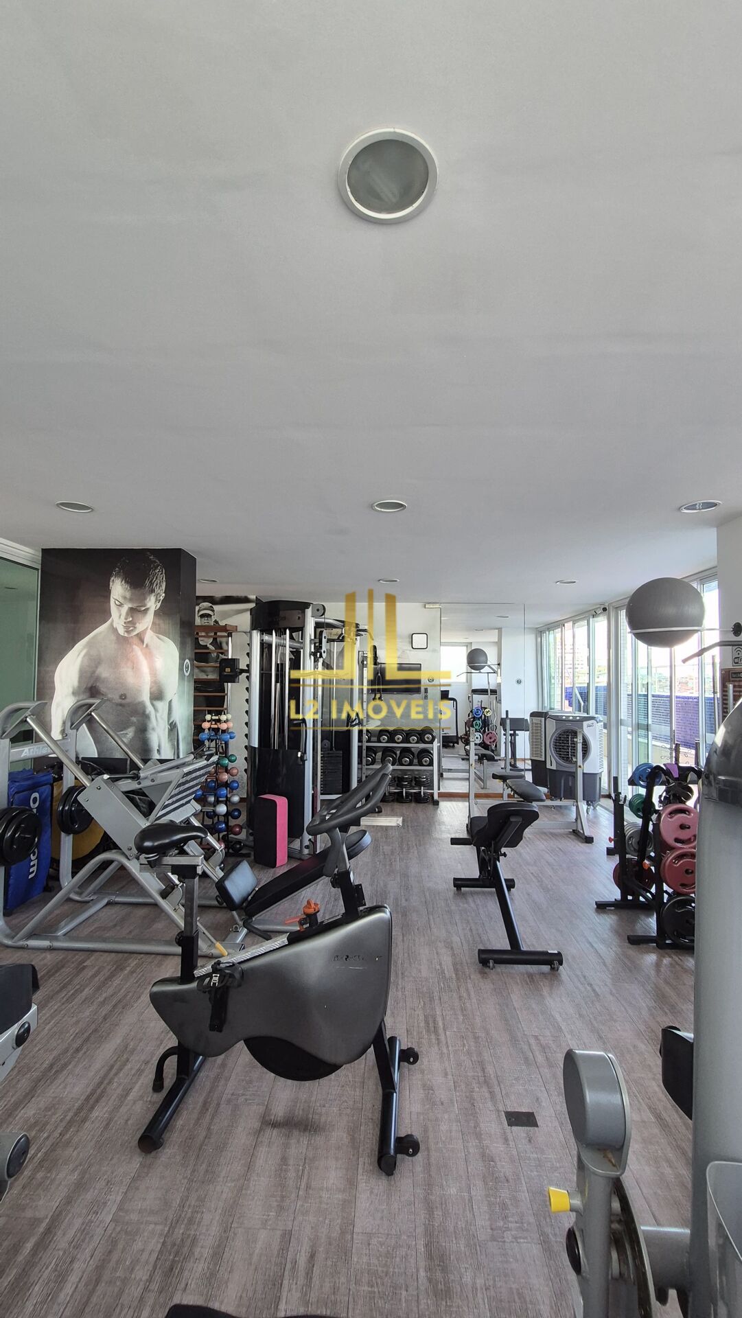 Apartamento à venda com 2 quartos, 103m² - Foto 29