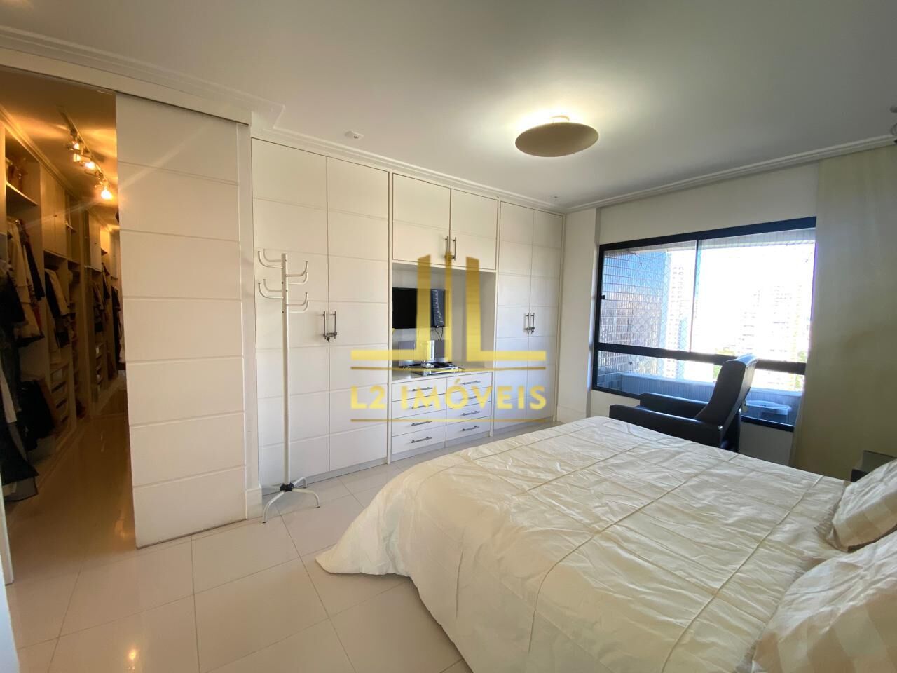 Apartamento à venda com 3 quartos, 243m² - Foto 17