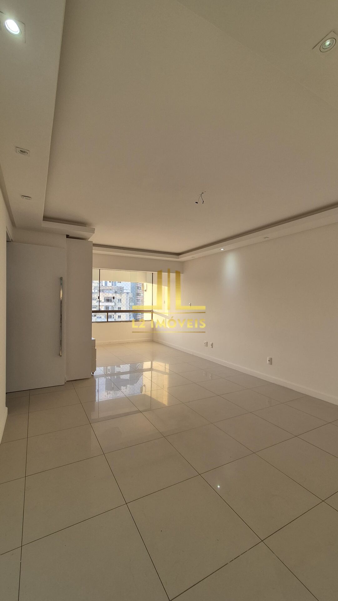 Apartamento à venda com 4 quartos, 152m² - Foto 2