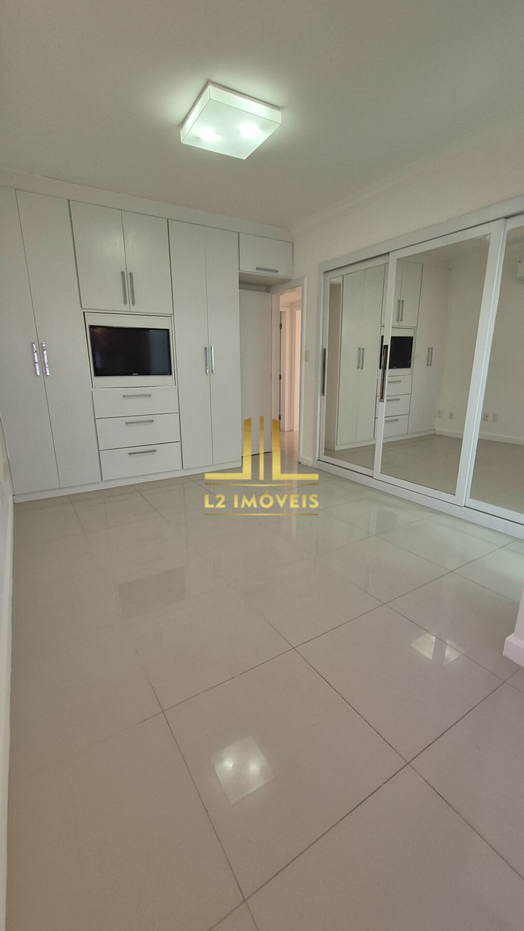 Apartamento à venda com 4 quartos, 152m² - Foto 4