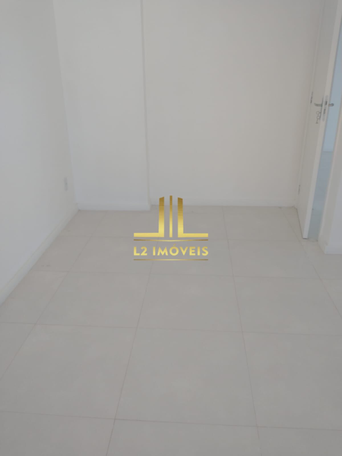 Apartamento à venda com 2 quartos, 70m² - Foto 9