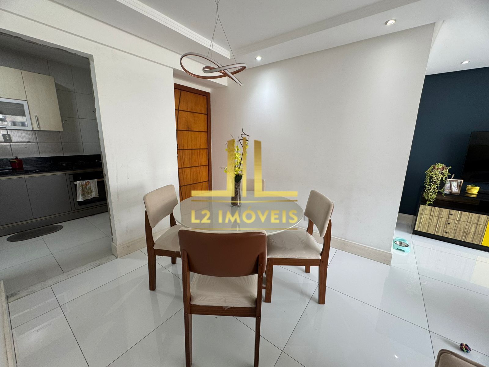 Apartamento à venda com 2 quartos, 85m² - Foto 4